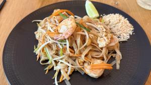 Pad thai z Thai Station Bistro