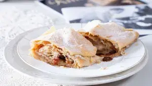 Jablkový závin z taženého těsta