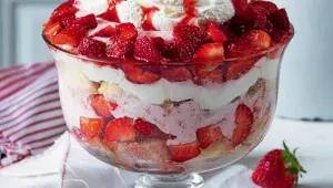 Trifle s jahodovou pěnou