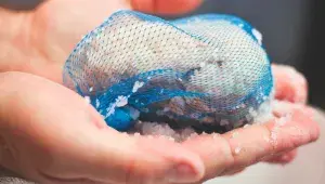 Hovězí klobásky - čístění střívek