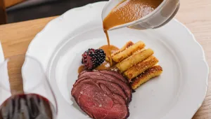 Šípková omáčka s jelení kýtou z Ambiente