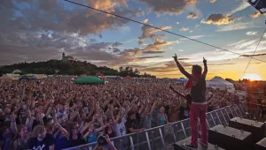 Na festivaly se samozřejmě jezdí hlavně za hudbou, ale dobře se najíst je krásný bonus