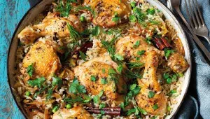 Kuře s hráškem a hřebíčkovou rýží