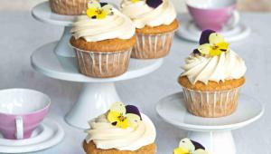 Mangové cupcakes s kokosem a mučenkou