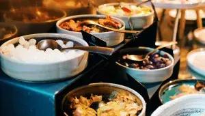 Brunch, kde se potkává Peru a Japonsko: All you can eat ústřice, sushi a ceviche v SenSa Bistro