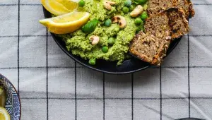 Bazalkovo-hráškový hummus