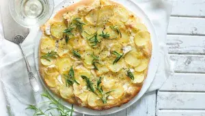 Pizza s bramborami a rozmarýnem