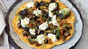 Pizza s lesními houbami a ricottou