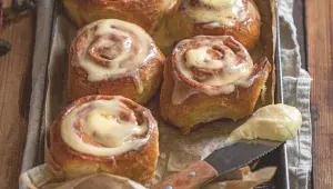 Skořicoví šneci s kávovým krémem