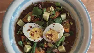 Čočkové ragú s vejcem