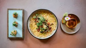 Pečené avokádo s rizotem s bílými fazolemi