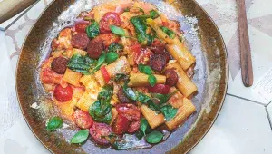 Týden s Apetitem: 5 večeří z jednoho hrnce. Všechno, co potřebujete, je jeden kus nádobí a pár surovin, které doma stejně máte