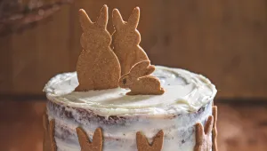 Velikonoční dort s perníkovými zajíčky