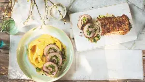 Vepřová roláda s prosciuttem, pestem a krémovou polentou Vepřová roláda s prosciuttem, pestem a krémovou polentou