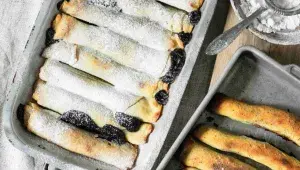 Zapékané bramborové palačinky s povidly a mákem