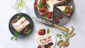 Nepečený dort s letním ovocem