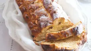 Vánočka s rozinkami