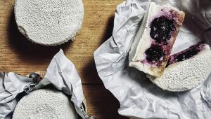Je to cheesecake, nebo plísňový sýr? Z Kuchařky Vojtěcha Vrtišky