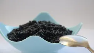 Proč je kaviár tak drahý?