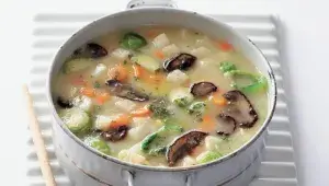 Bramboračka s kapustičkami