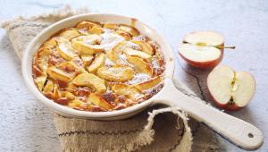 Clafoutis z jablek se skořicí