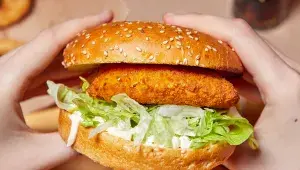 Cordon Bleu nemusí být nuda, servírujte jej klidně v sendviči nebo jako burger