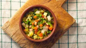 Zeleninová polévka s fazolemi