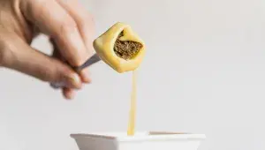 sýrové fondue s chlebem