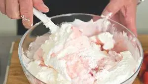 minidezerty jahody - krok3 - příprava jahodové náplně