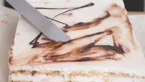 minidezerty jahody - krok6 - zdoení dezertu