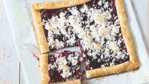 Koláč s džemem a kokosem