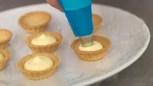 minidezerty kosicky - krok6 - plnění košíčků