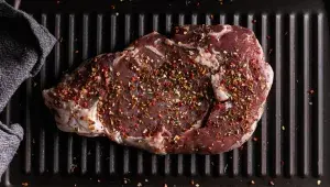 Maso vybírejte pečlivě a pak stačí jen trocha koření