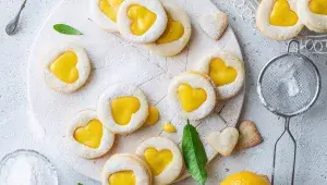 Linecké sušenky plněné citronovým krémem