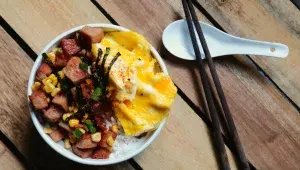 Luncheon meat má mnoho podob, velmi oblíbený je v asijské kuchyni