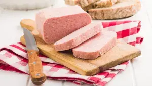 Kvalitní luncheon meat může být vítaným jídlem do zásoby či do kempu