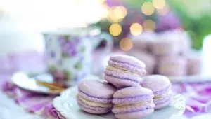 Levandulové makronky