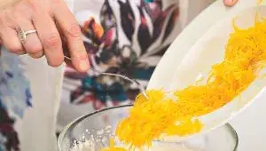 řecká musaka - krok 11 - bešamelová omáčka