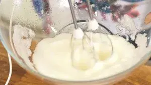 řecká musaka - krok 12 - sníh z bílků