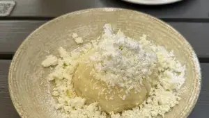 Ovocné knedlíky z restaurace Parlament