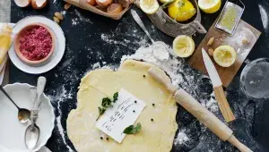 vyválené těsto na koláč