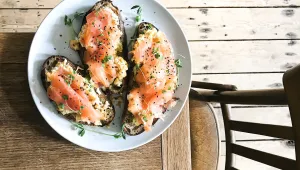 chléb s uzeným lososem