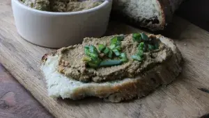 Chléb s pomazánkou