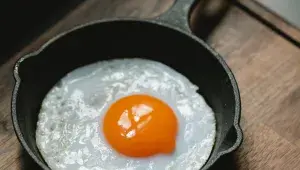 volské oko na pánvi volské oko na pánvi