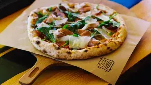pizza s prosciutem