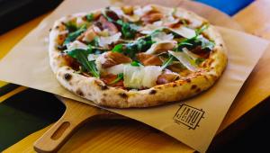 pizza s prosciutem