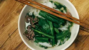 pho polévka asijská