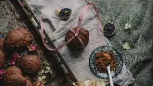 čokoládová zmrzlina v misce