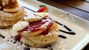 Pikelets s ovocným rozvarem