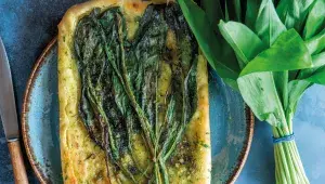 Plochý chléb s medvědím česnekem